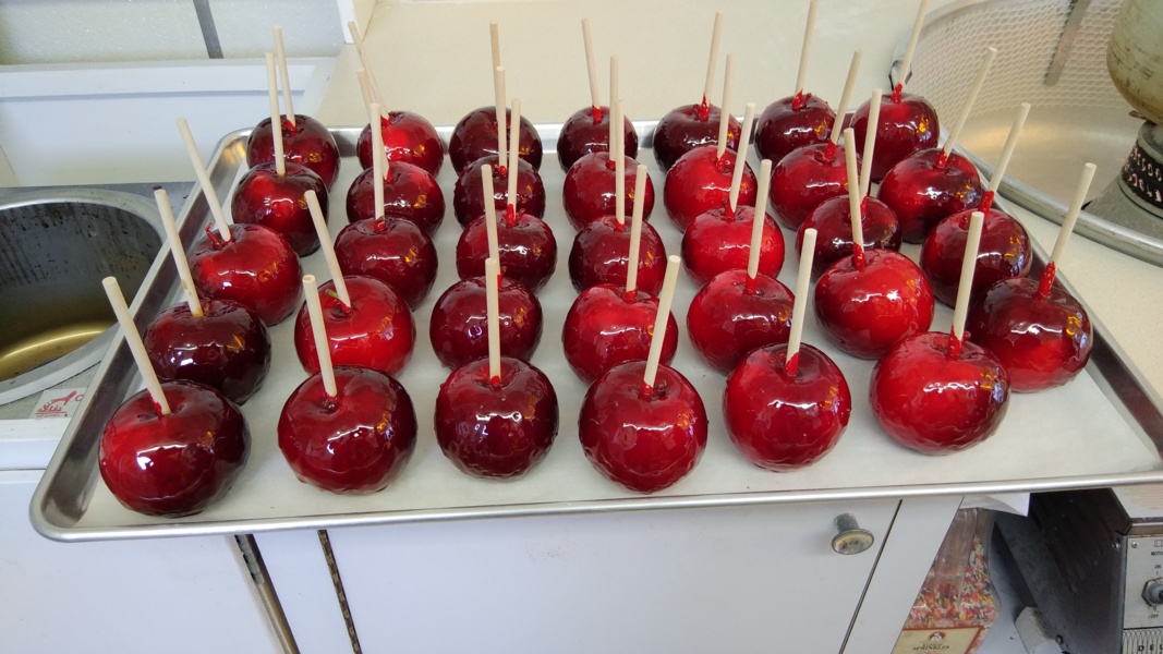 Candy Apples 4.jpg